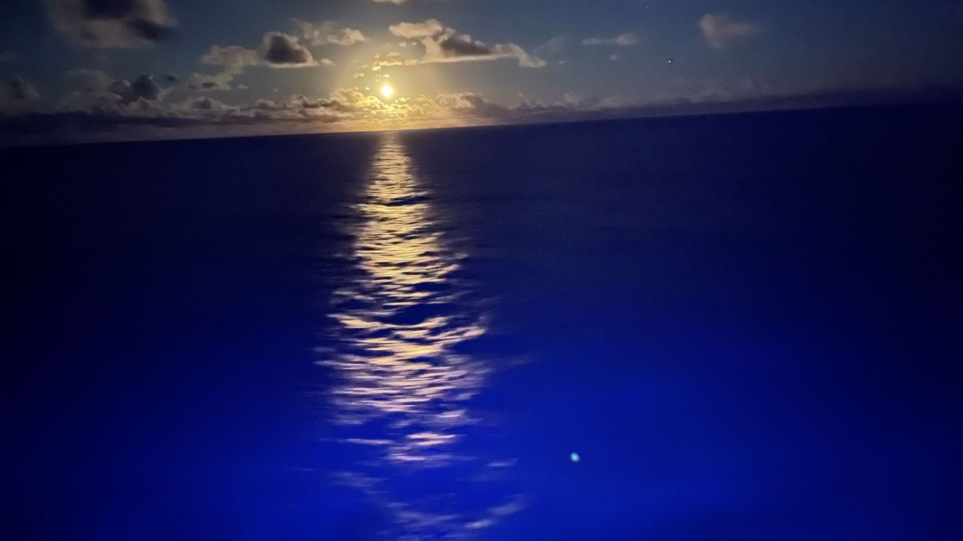 Full moon at sea